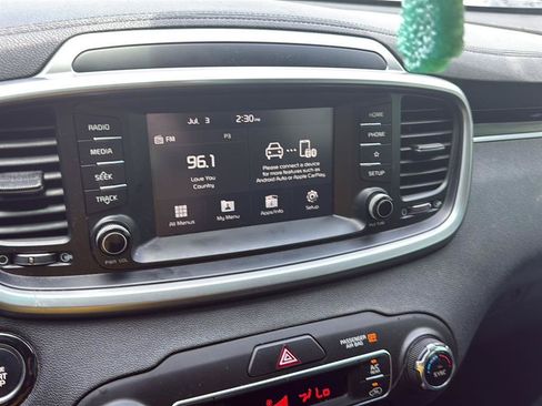 Used 2020 Kia Sorento S FWD image 5