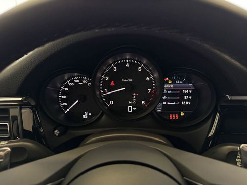 New 2026 Porsche Macan Turbo image 21