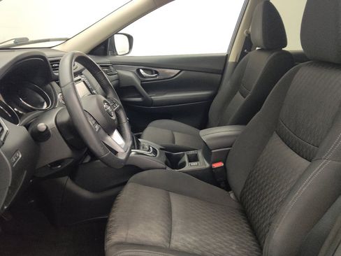 Used 2017 Nissan Rogue SV w/ SV Premium Package FWD image 17