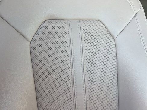 Used 2024 Ford Expedition Limited image 40