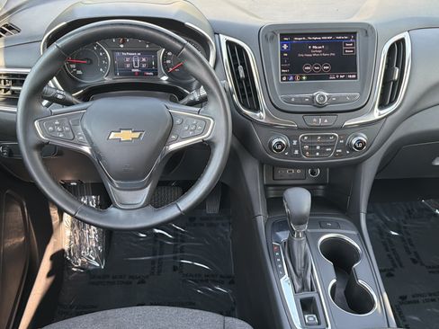 Used 2024 Chevrolet Equinox LT FWD image 23