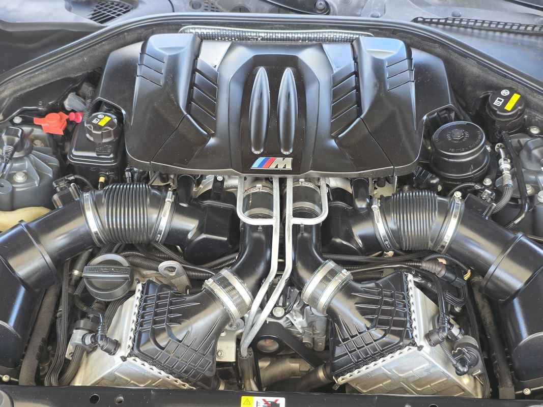 Used 2015 BMW M5 RWD image 35