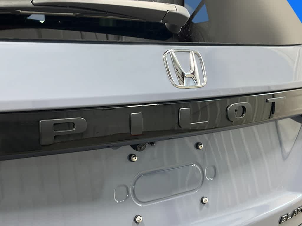 New 2026 Honda Pilot Black Edition image 7