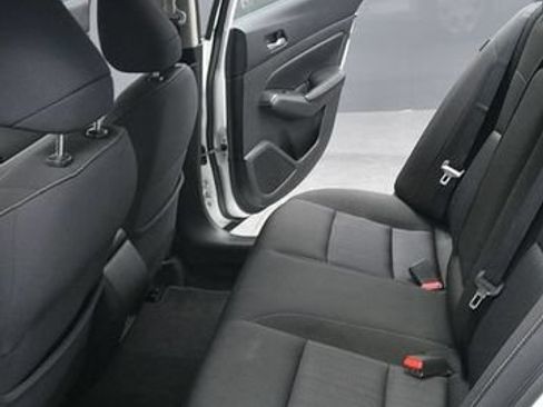 Used 2020 Nissan Altima 2.5 S FWD image 12