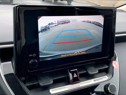 Used 2024 Toyota Corolla LE image 27