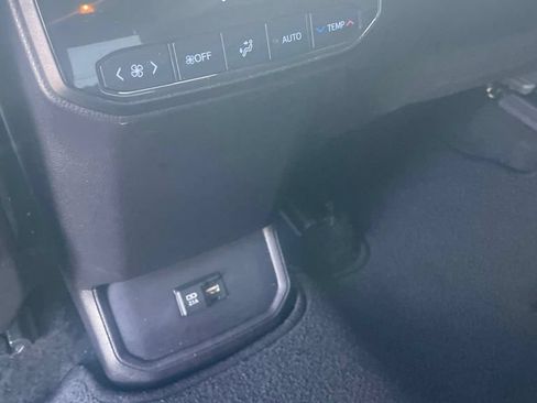 Used 2021 Toyota Highlander XSE FWD image 16