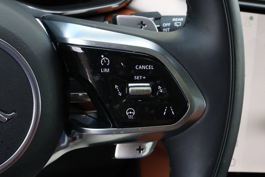 Certified 2026 Jaguar F-PACE R-Dynamic S AWD/4WD image 20