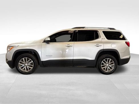 Used 2018 GMC Acadia SLE image 2