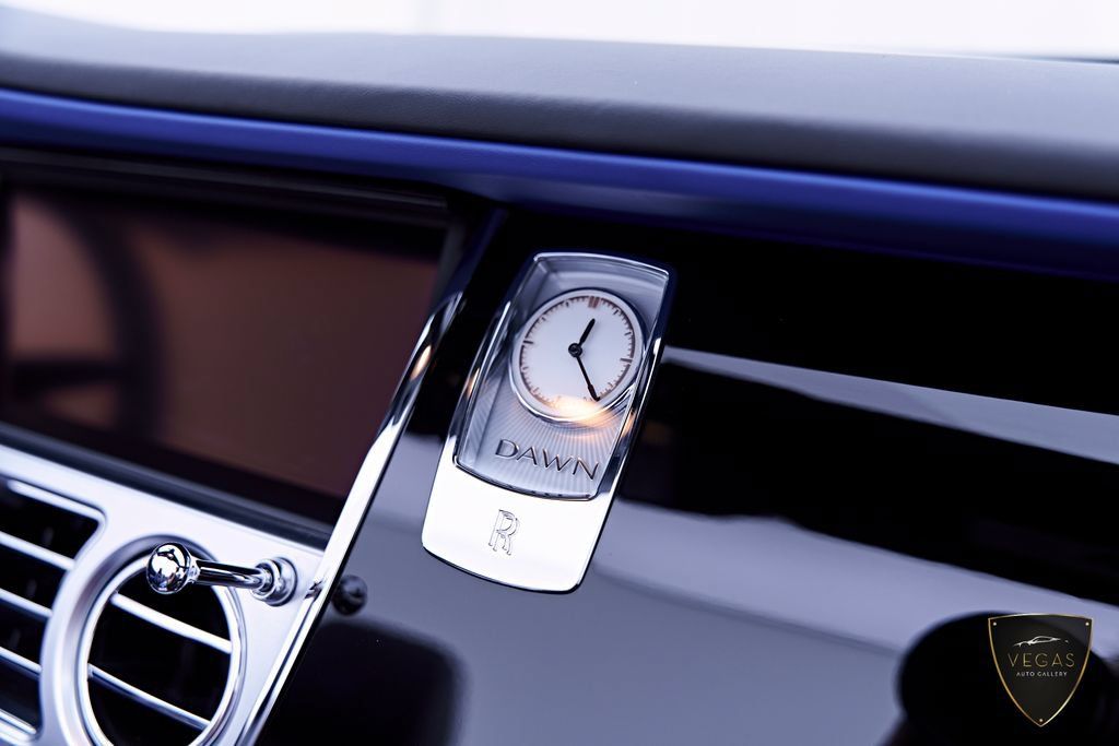 Used 2019 Rolls-Royce Dawn RWD image 50