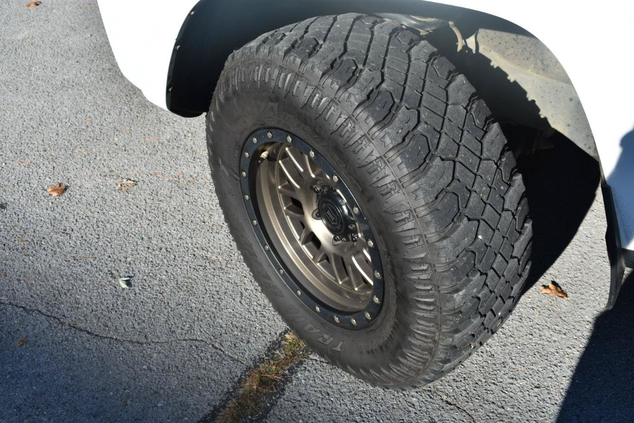 Used 2020 Toyota 4Runner SR5 AWD/4WD image 40