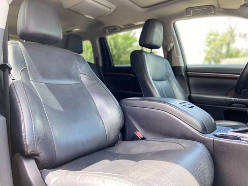Used 2015 Toyota Highlander Limited AWD/4WD image 18