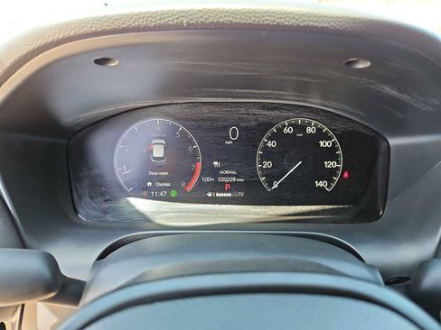 Used 2025 Honda HR-V LX image 22