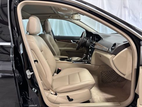 Used 2013 Mercedes-Benz C 250 Sedan image 15