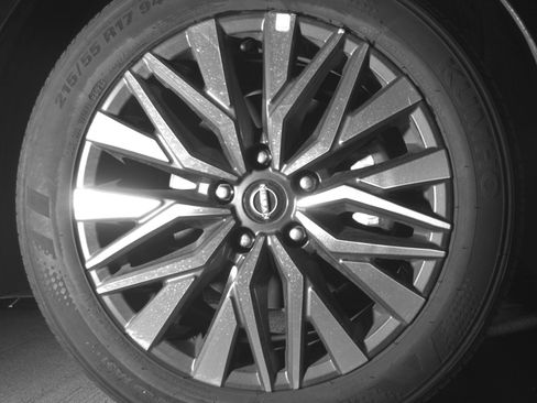 Used 2025 Nissan Altima 2.5 SV image 13