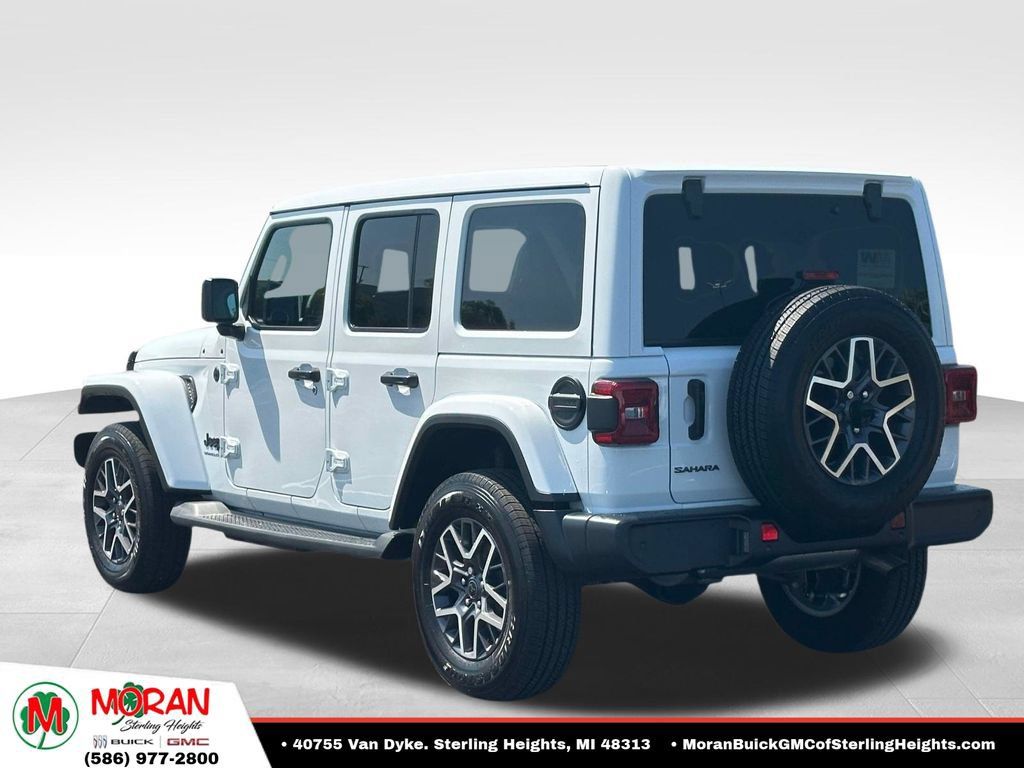 Used 2026 Jeep Wrangler Unlimited Sahara AWD/4WD image 3