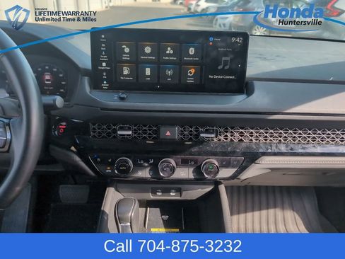Used 2023 Honda Accord Touring image 19