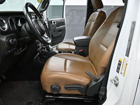 Used 2022 Jeep Wrangler Unlimited Sahara AWD/4WD image 12