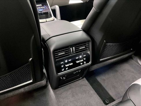 New 2026 Porsche Cayenne Coupe AWD/4WD image 24