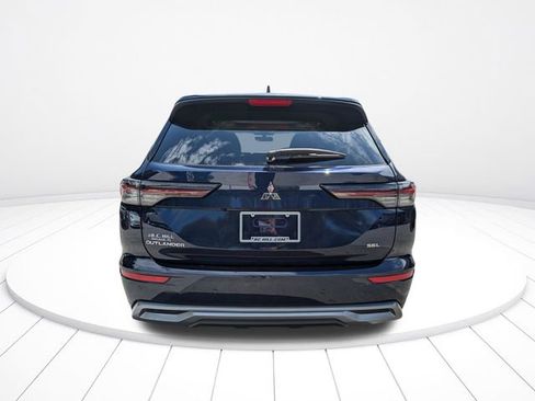 Used 2025 Mitsubishi Outlander SEL FWD image 5