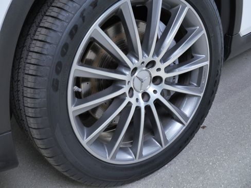 Used 2018 Mercedes-Benz GLC 43 AMG 4MATIC image 13