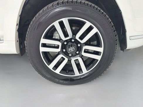 Used 2023 Toyota 4Runner Limited AWD/4WD image 33