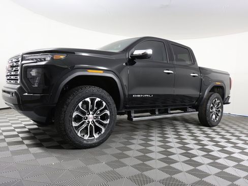 Used 2025 GMC Canyon Denali image 1