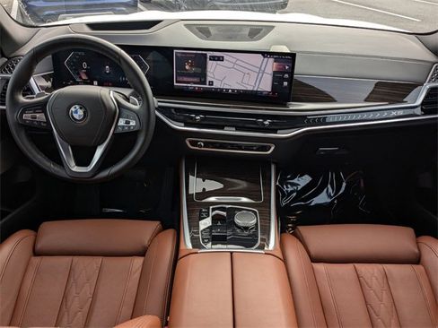 Used 2024 BMW X5 xDrive40i w/ Premium Package image 16