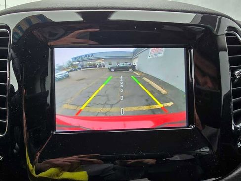 Used 2018 Jeep Compass Latitude w/ Popular Equipment Group image 17