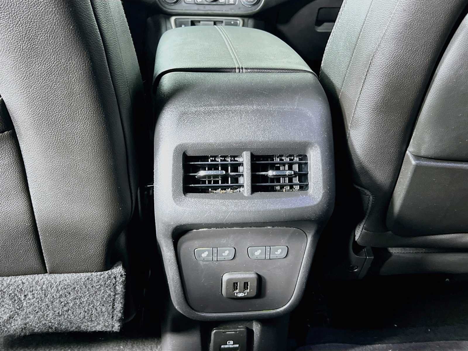 Used 2023 GMC Terrain Denali w/ Denali Premium Package AWD/4WD image 27