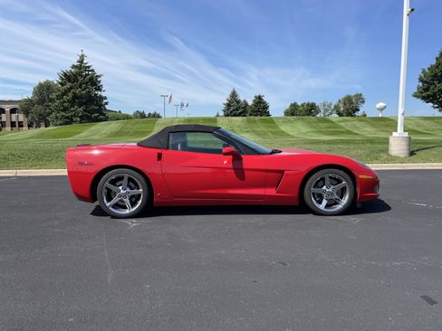 Used 2007 Chevrolet Corvette Convertible w/ Preferred Equipment Group RWD image 6
