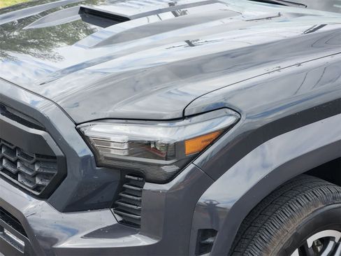 Used 2024 Toyota Tacoma TRD Sport image 7