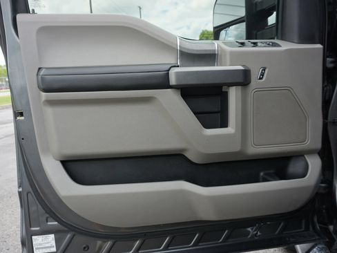 Used 2015 Ford F150 XLT w/ Equipment Group 302A Luxury AWD/4WD image 11