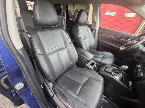 Used 2018 Nissan Rogue SL image 32