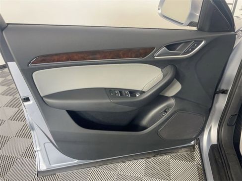 Used 2017 Audi Q3 2.0T Premium Plus w/ Premium Plus Package image 9