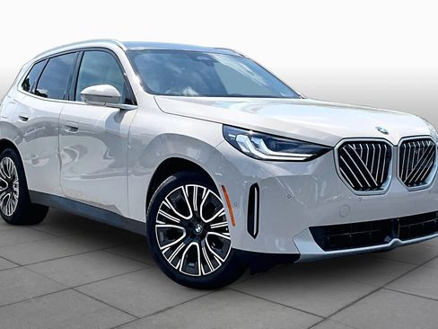 Used 2025 BMW X3 xDrive30i w/ Premium Package AWD/4WD image 3