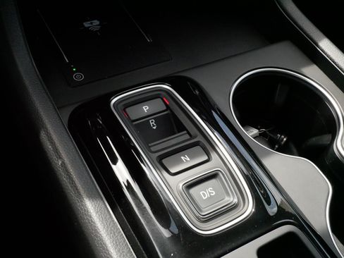 Used 2025 Honda Pilot Black Edition image 24