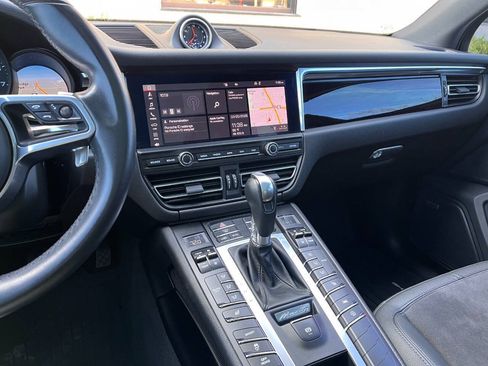 Used 2021 Porsche Macan AWD/4WD image 12