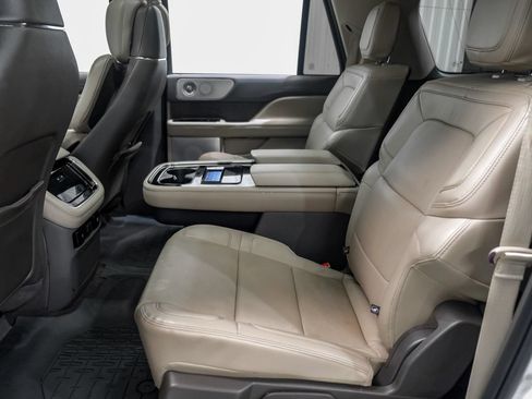 Used 2022 Lincoln Navigator L Reserve AWD/4WD image 38