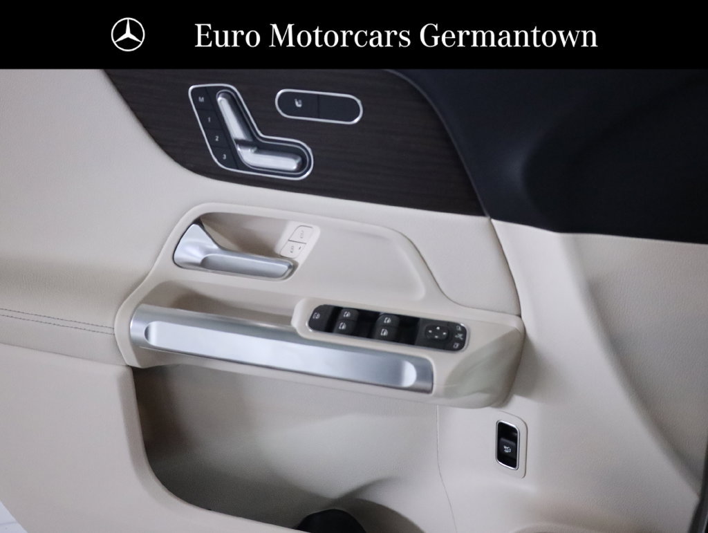 Used 2026 Mercedes-Benz GLB 250 4MATIC image 12