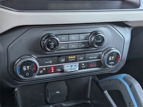 Used 2023 Ford Bronco Wildtrak image 28