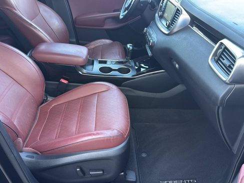 Used 2016 Kia Sorento SX FWD image 27