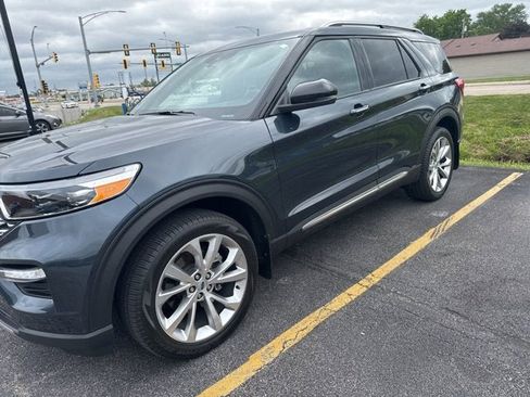 Used 2023 Ford Explorer Platinum w/ Technology Package AWD/4WD image 1