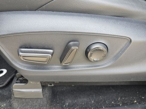 Used 2024 Toyota Tacoma TRD Off-Road w/ TRD Off Road Premium Package image 10