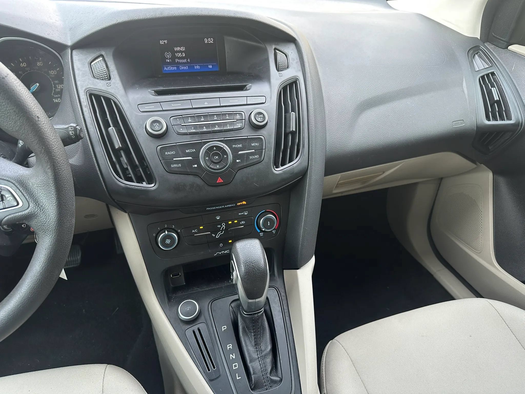 Used 2017 Ford Focus SE FWD image 17