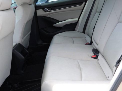 Used 2018 Honda Accord LX image 17