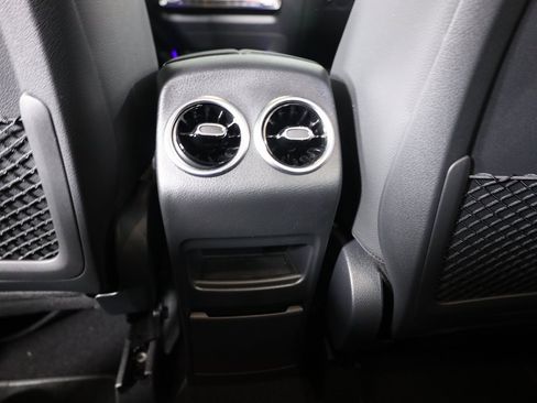 Used 2023 Mercedes-Benz GLA 250 4MATIC image 32