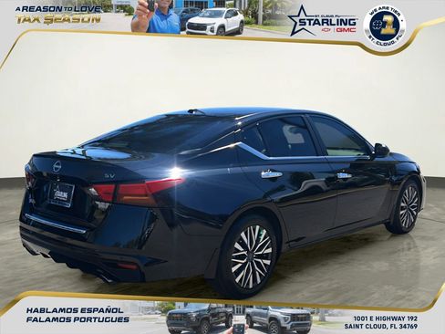 Used 2023 Nissan Altima 2.5 SV w/ SV Premium Package image 6