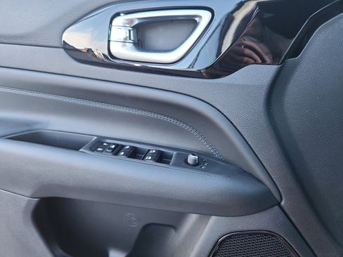 New 2026 Jeep Compass Limited image 14