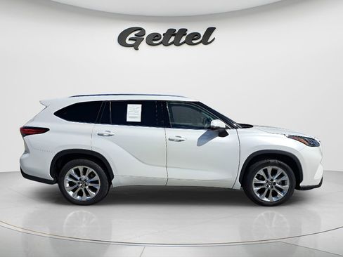 Used 2023 Toyota Highlander Limited image 3