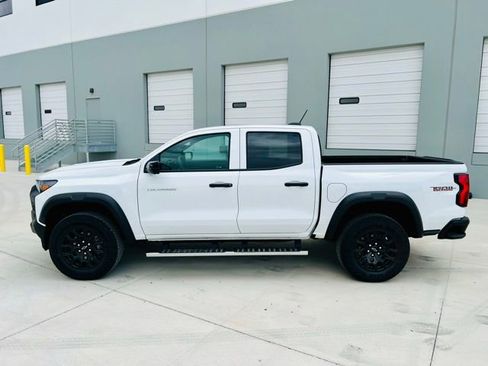 Used 2024 Chevrolet Colorado Trail Boss w/ Technology Package image 2